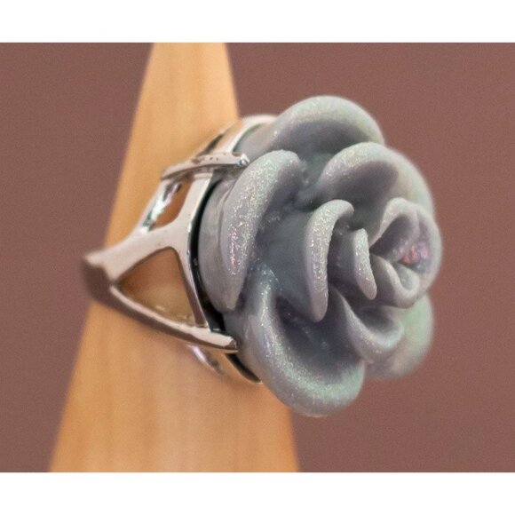 Vintage Ash Gray Rose Ring Size 7 - U1 - Picture 2 of 3